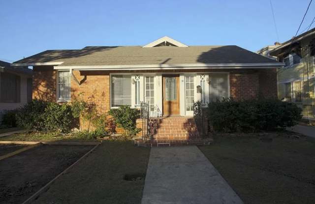 7325 Sycamore Street - A Gallery 1
