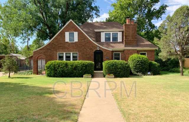 1919 31st St photos photos