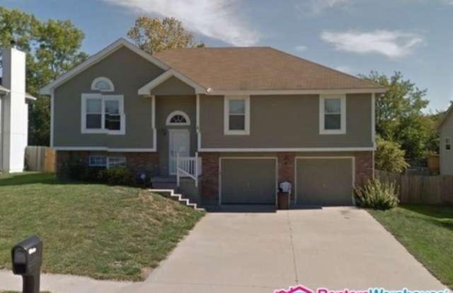 1106 South East Scenic Drive - 1106 SE Scenic Dr, Blue Springs, MO 64014
