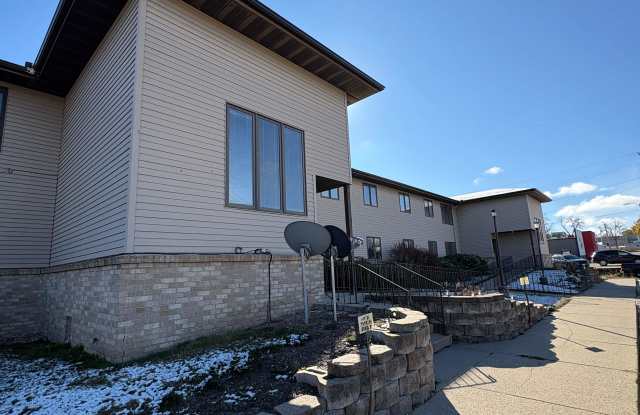 620 N East St - 620 North East Street, Carroll, IA 51401