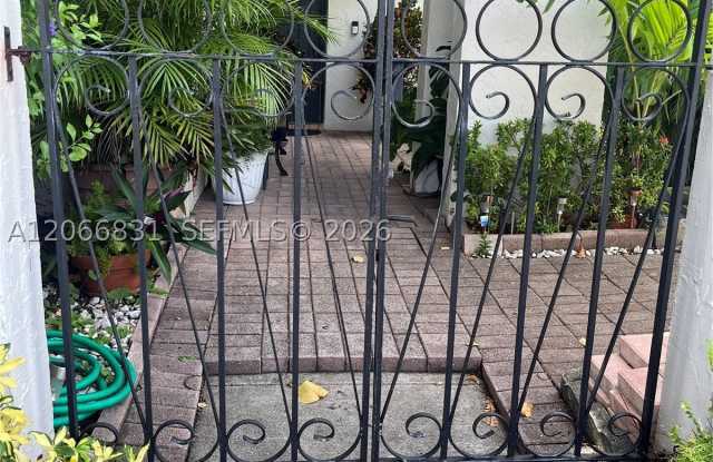17919 NW 66th Ct Gallery 3