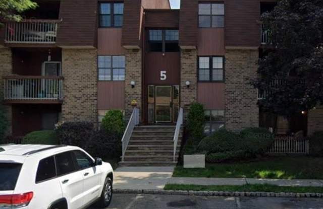 58 Golden Square - 58 Golden Square Court, Woodbridge, NJ 07095