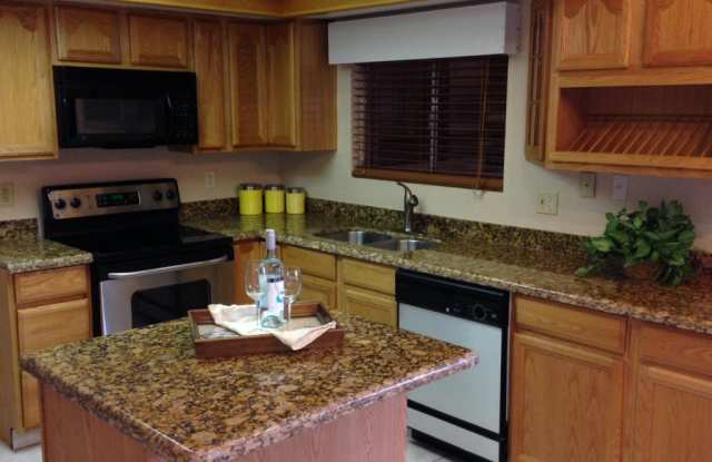 302 W WESCOTT Drive - 302 West Wescott Drive, Phoenix, AZ 85027
