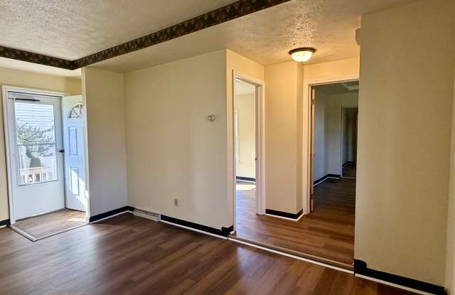 1206 Lawrence Road Northeast - 3 Gallery 3