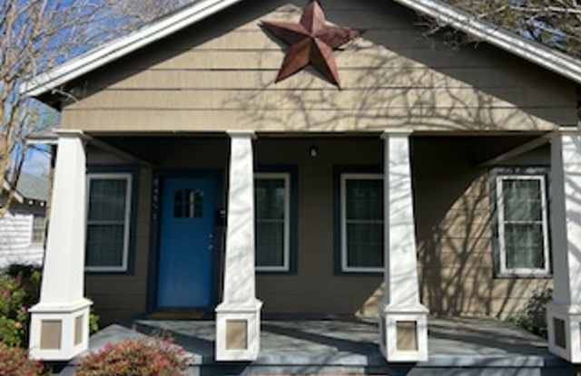 Quiet Downtown property photos photos