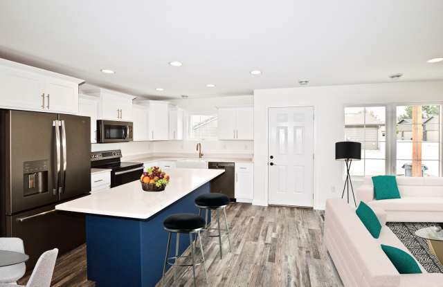 ONE MONTH FREE when you sign a 13-month lease by August 31st!! Gallery 4