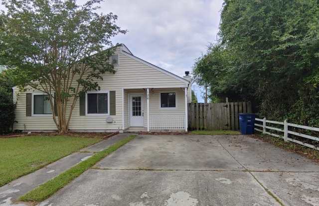 126 Doris Avenue E - 126 Doris Avenue, Jacksonville, NC 28540