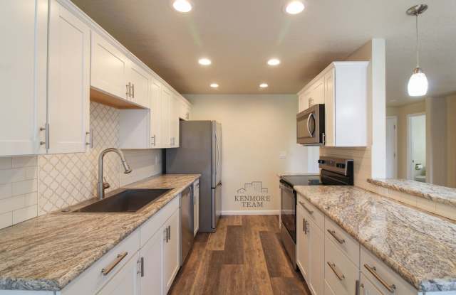 2 Bedroom/2.5 Bathroom Townhome on the Golf Course in Richland Gallery 1