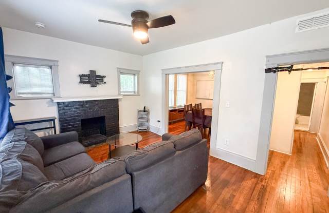 3/2 House with detached 1/1 in-law suite close to UF Gallery 1