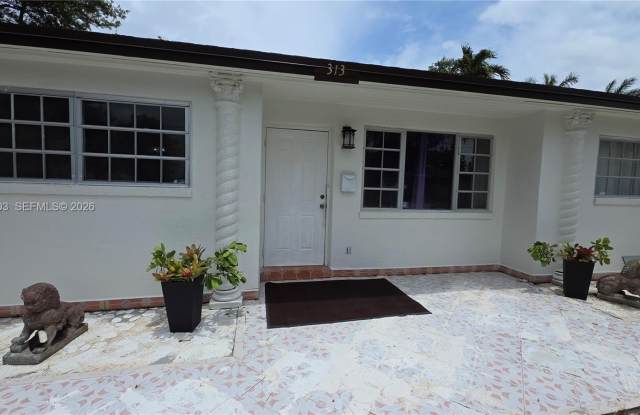 313 SW 2nd Ter photos photos