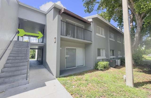 1201 Lake Victoria Dr - 1201 Lake Victoria Drive, Palm Beach County, FL 33411