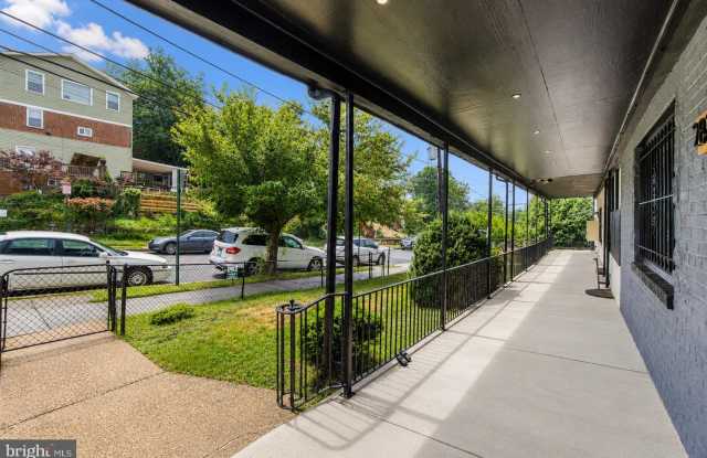 2834 R Street SE Gallery 4