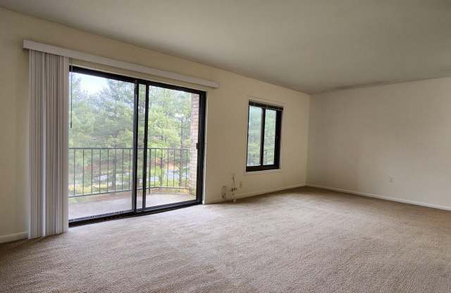 6982 HANOVER Parkway Gallery 4