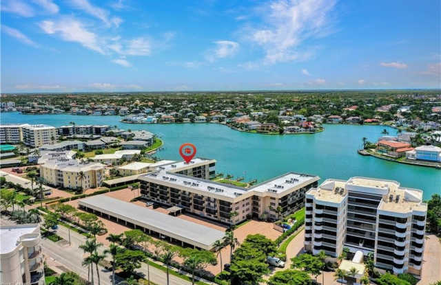 3200 Gulf Shore Blvd N lot: 401 photos photos