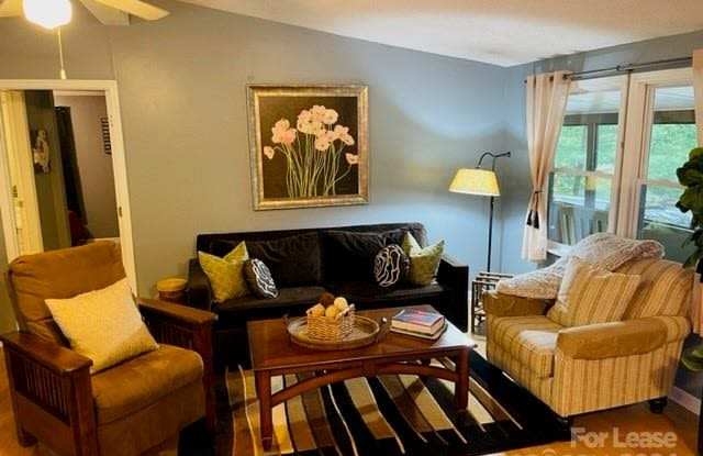 7263 Executive Circle Gallery 4
