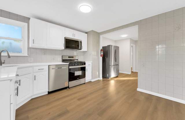 1133 Howard Ave - 1133 Howard Avenue, Bellmawr, NJ 08031