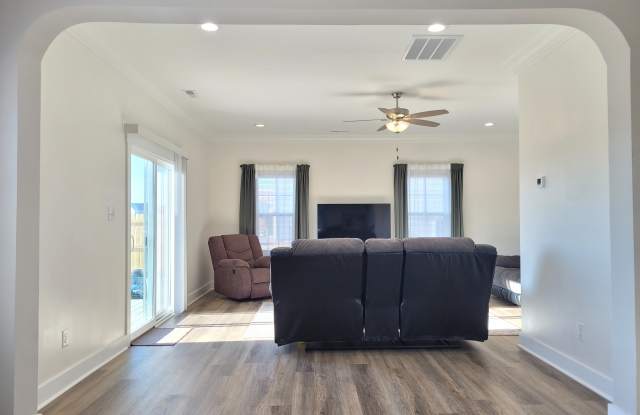 409 Bay Harbor Court Gallery 2