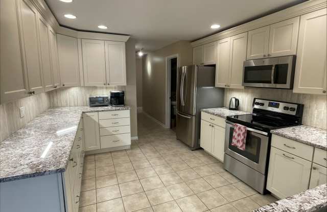 612 West 2nd Street - 1 photos photos