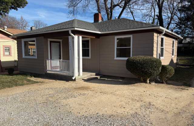 2203 S Benbow Rd - 2203 South Benbow Road, Greensboro, NC 27406