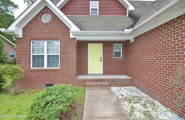 129 Lori Lane - 129 Lori Lane, Aberdeen, NC 28315