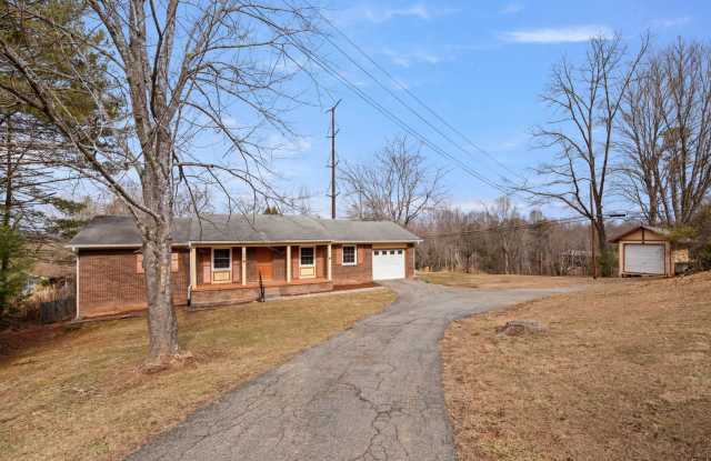 Spacious Ranch Home photos photos