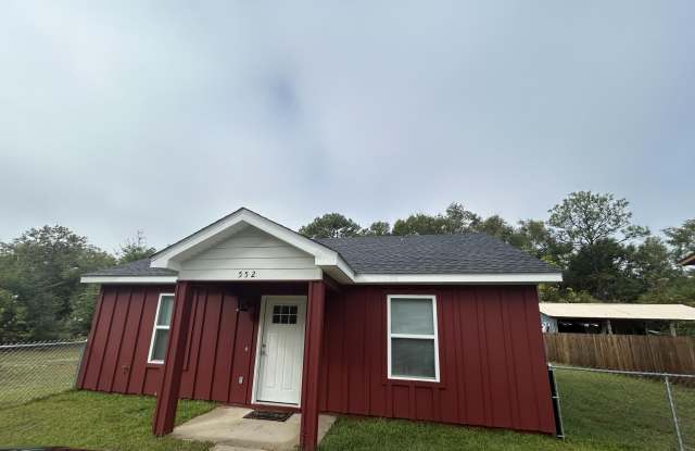 552 Kings Lake Boulevard Gallery 1