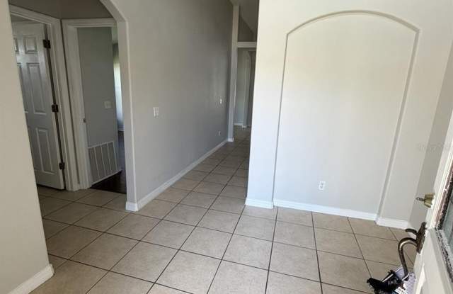 3035 BUCKEYE POINTE Drive Gallery 2
