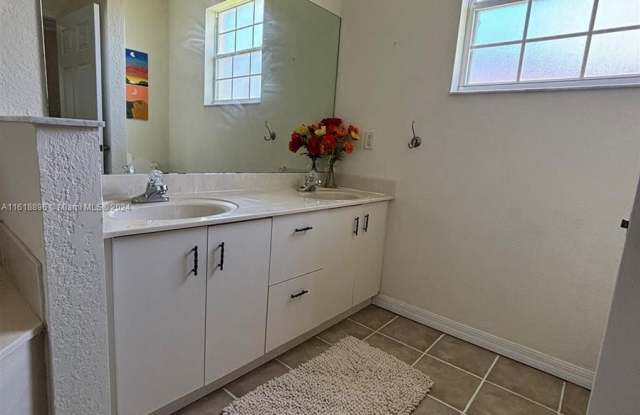 10202 Indian Creek Drive Gallery 3