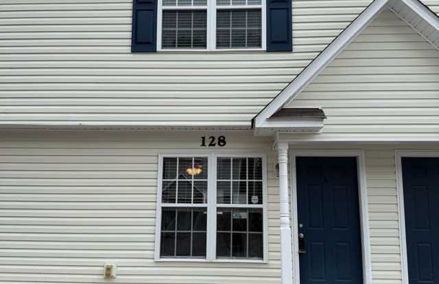 Nice 2 bedroom, 2.5 bath Townhouse photos photos