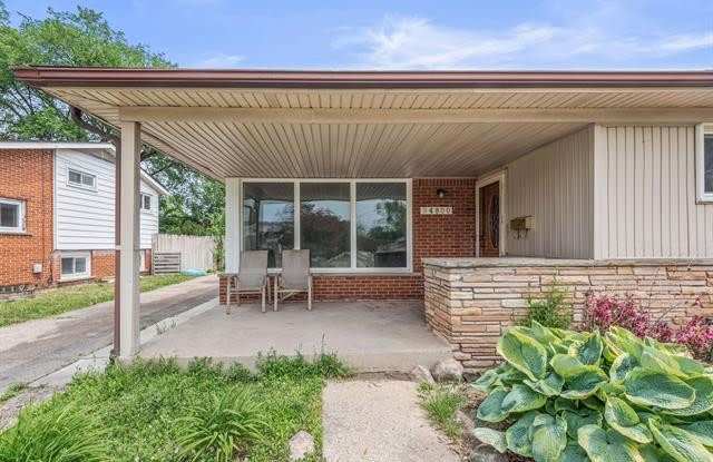 24800 TEMPLAR Avenue Gallery 2