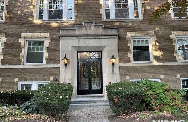 49 Park Avenue Gallery 1