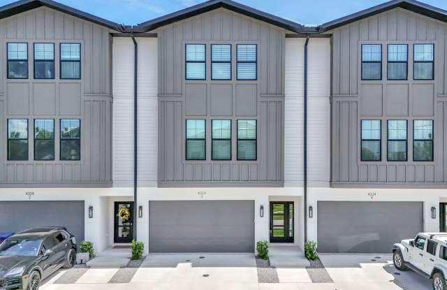 GORGEOUS Like NEW 4/3.5 CUSTOM TOWNHOME - 4324 West Gray Street, Tampa, FL 33609
