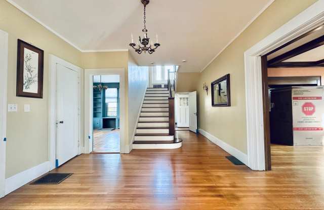 671 Prospect St - 6 Bed 4.5 Bath House photos photos