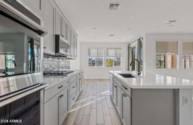 9415 E Supernova Drive Gallery 1