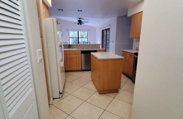 Nokomis, FL 3BR/2BA/2CG SFH in Laurel Pines Gallery 4