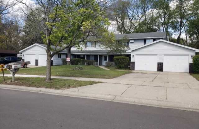 1349 Vineland Court Southeast Gallery 1