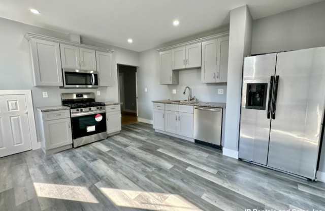 512 Centre St. photos photos