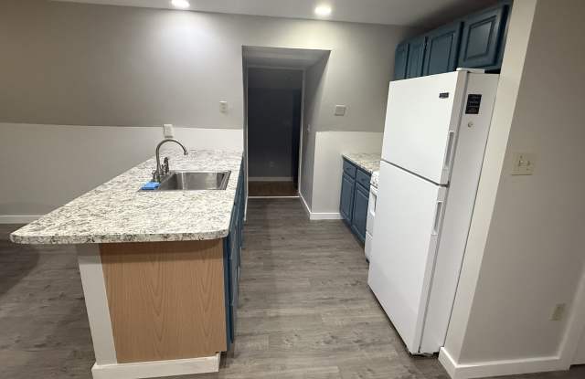 252 Swan Lake Avenue - 252 Swan Lake Avenue, Belfast, ME 04915