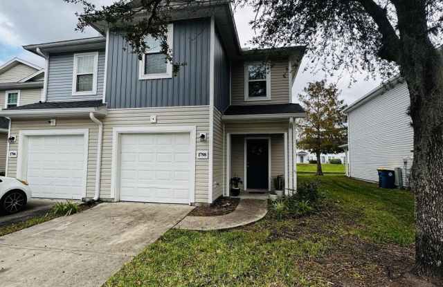 1798 BISCAYNE BAY Circle - 1798 Biscayne Bay Circle, Jacksonville, FL 32218