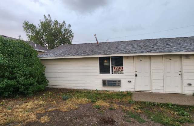 Centrally Located One Bedroom Duplex - 1046 South Wisconsin Avenue, Casper, WY 82609