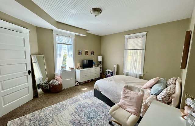 5 Bedroom Ready to Pre-lease! Gallery 3
