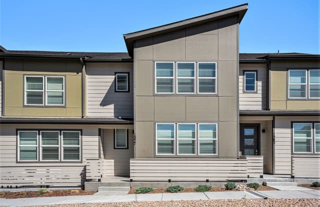 Spacious 2-Bedroom Condo with Dual Suites – 1,733 Sq Ft – Mountain Views photos photos