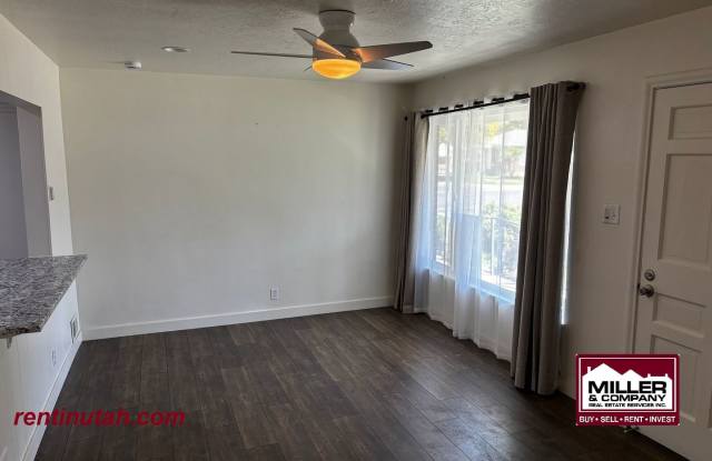 Nice Duplex with 2 Car Garage! Gallery 4