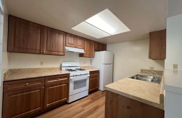 Down town apartment, close to the beach! - 56 South Garden Street, Ventura, CA 93001