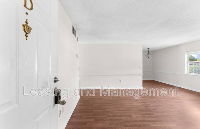 201 Oakmont Avenue Gallery 2