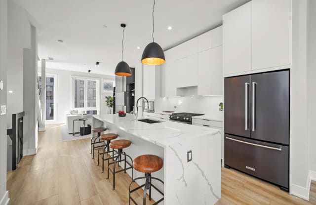 4246 W Belmont Avenue Gallery 3