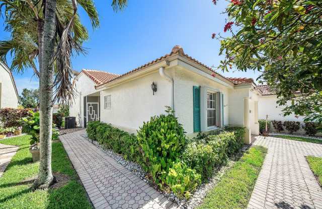 6192 Floral Lakes Drive Gallery 2