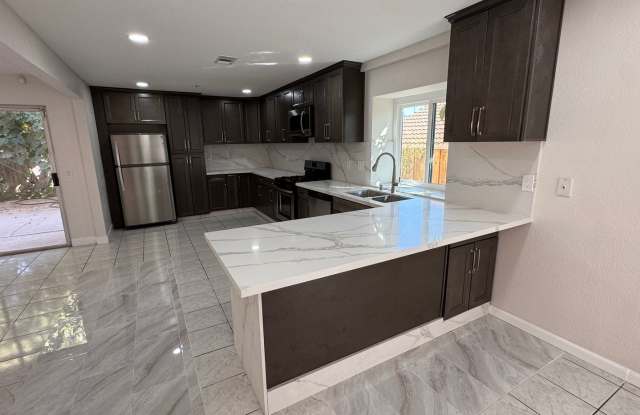 Beautiful 4 Bedroom in Rancho San Diego photos photos