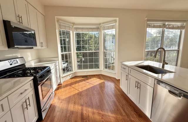 47612 Watkins Island Square Gallery 4
