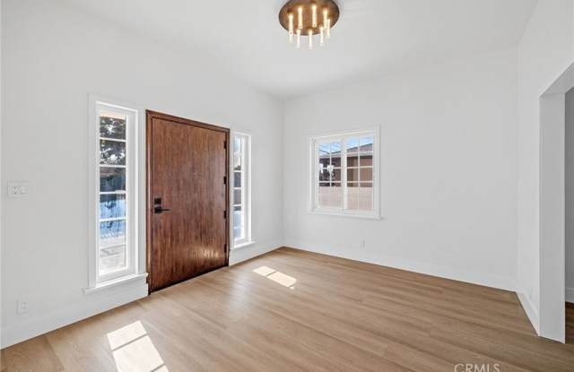 3821 W 105th Street Gallery 4